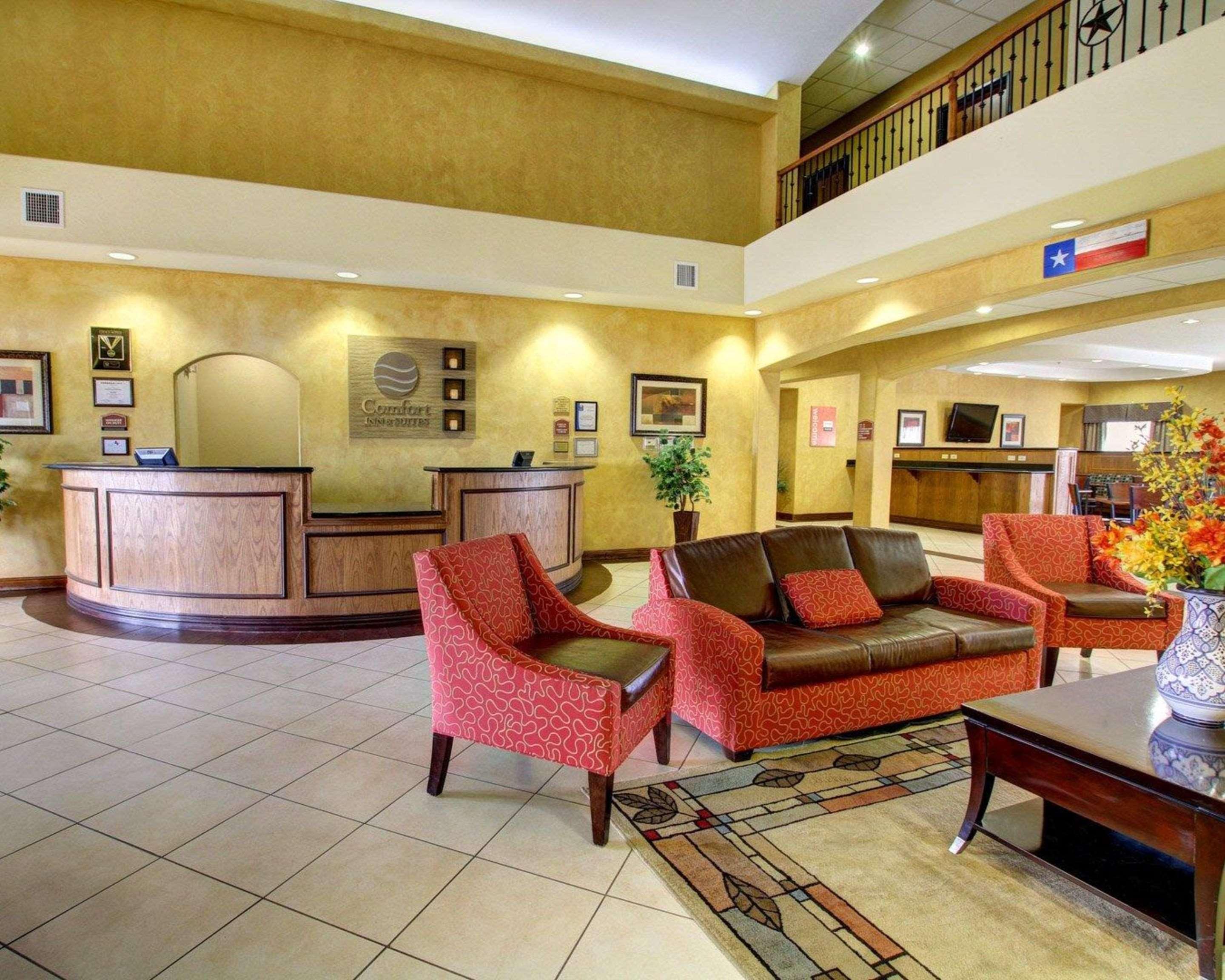 Comfort Inn & Suites Alvarado Dış mekan fotoğraf