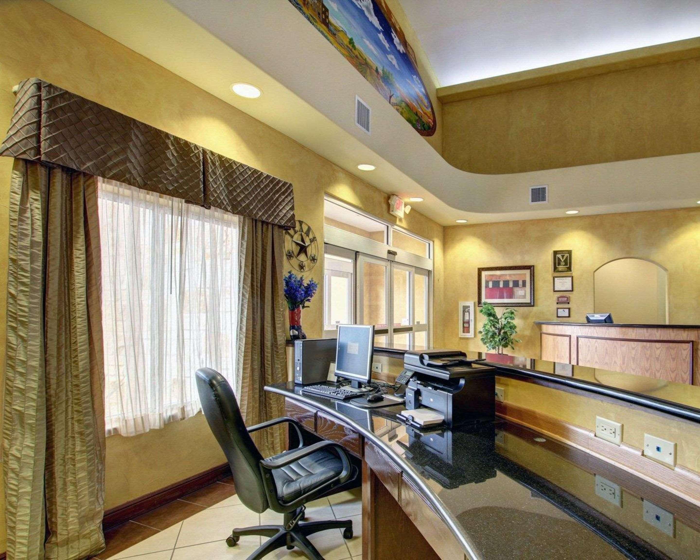 Comfort Inn & Suites Alvarado Dış mekan fotoğraf